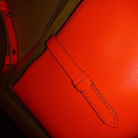 J. Crew Parker Vintage Crossbody Leather Messenger Bag, $17. or less - Picture 3 of 16